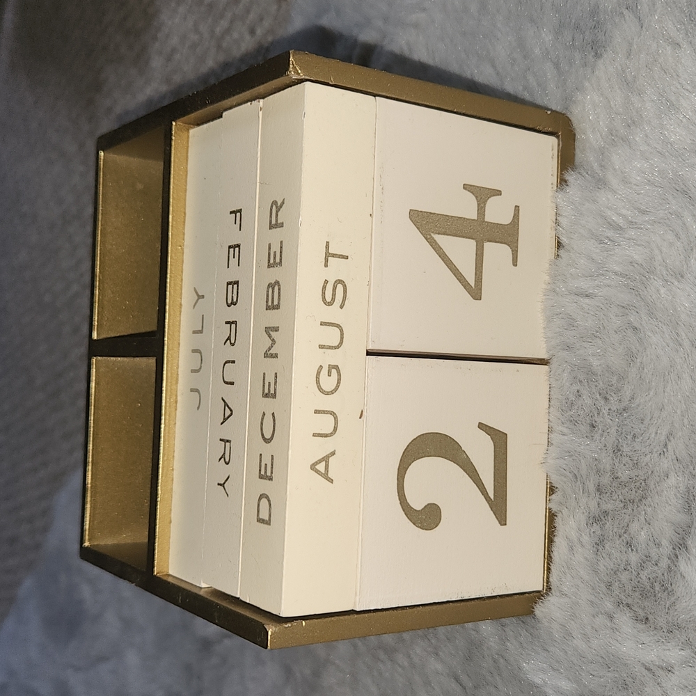 Desk accessories
